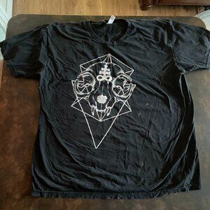 2XL Goth Cat Skull/ Geometric Graphic Tee